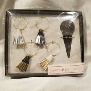 Mara Mi Wine Charms and Bottle Stopper Set